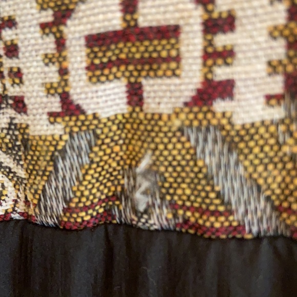 Hem and Thread Southwest Pattern vest. Size S - Picture 10 of 10